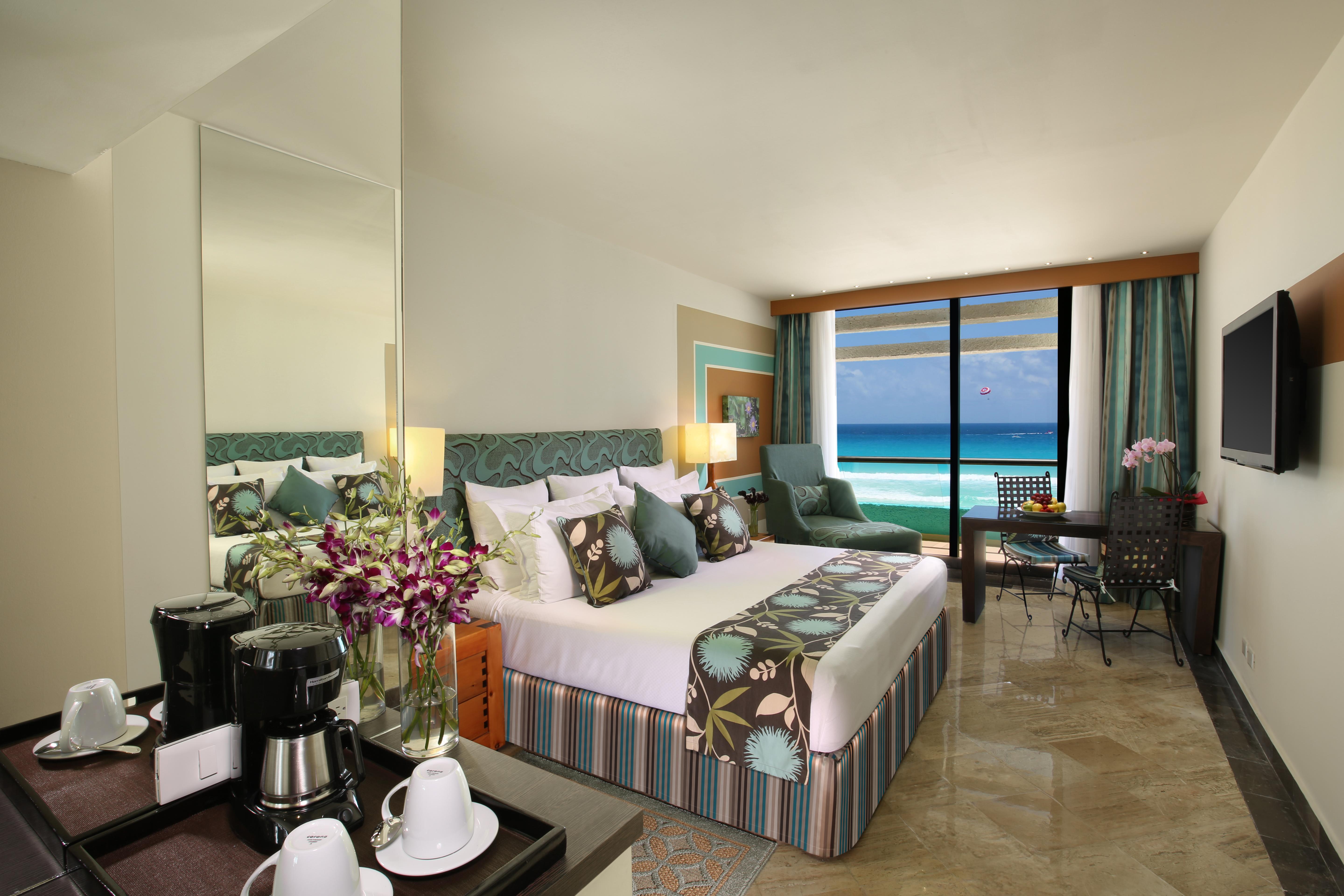 The Pyramid Cancun By Oasis Exteriér fotografie A room at the Hard Rock Hotel