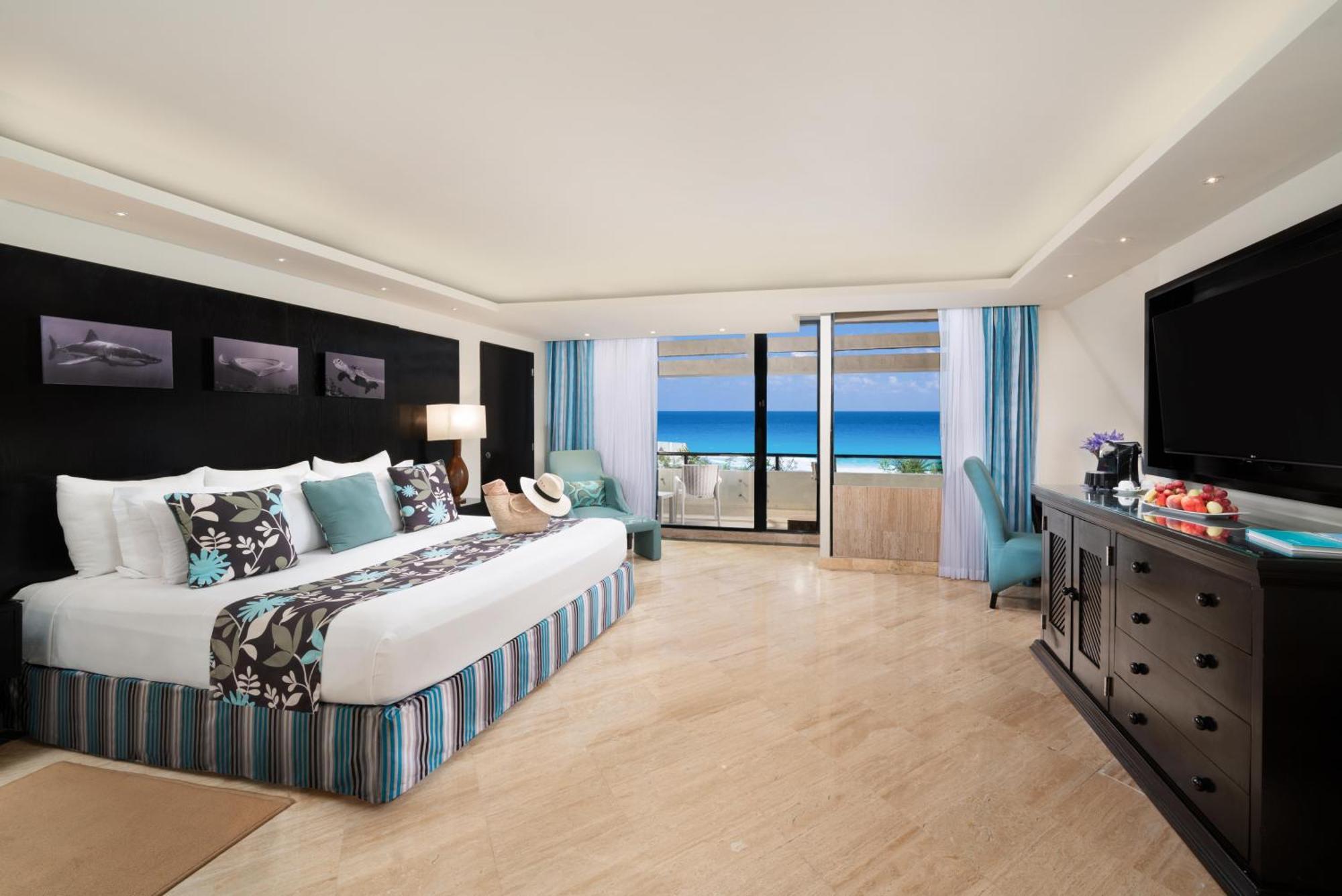 The Pyramid Cancun By Oasis Exteriér fotografie A room at the Hard Rock Hotel