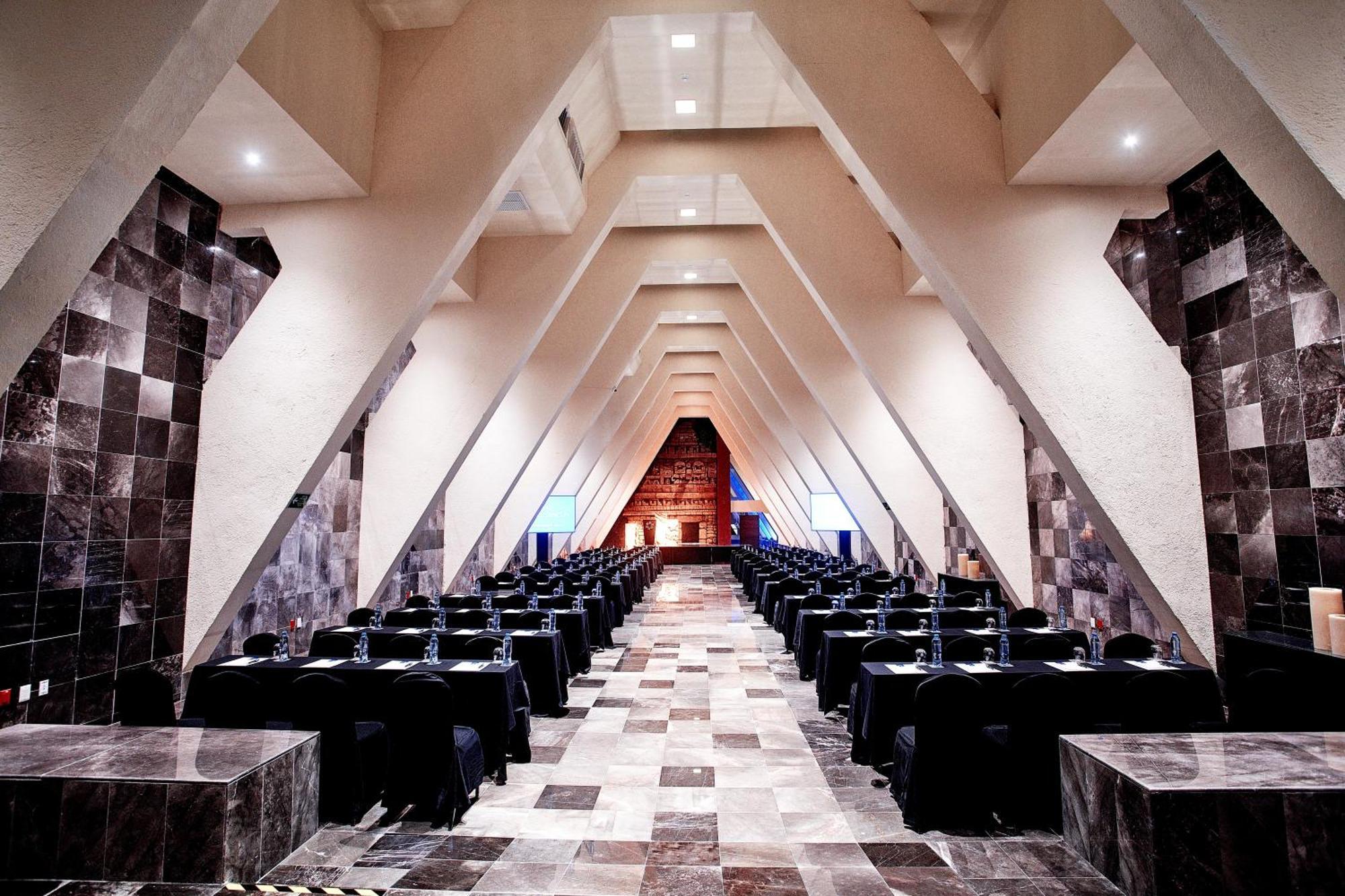 The Pyramid Cancun By Oasis Exteriér fotografie The Chamber of the National Assembly