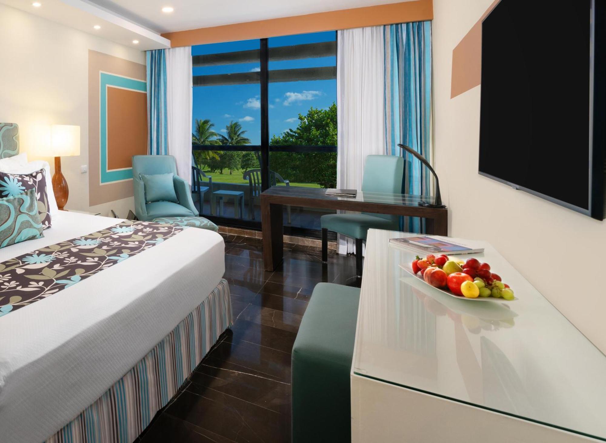 The Pyramid Cancun By Oasis Exteriér fotografie A room at the Hard Rock Hotel