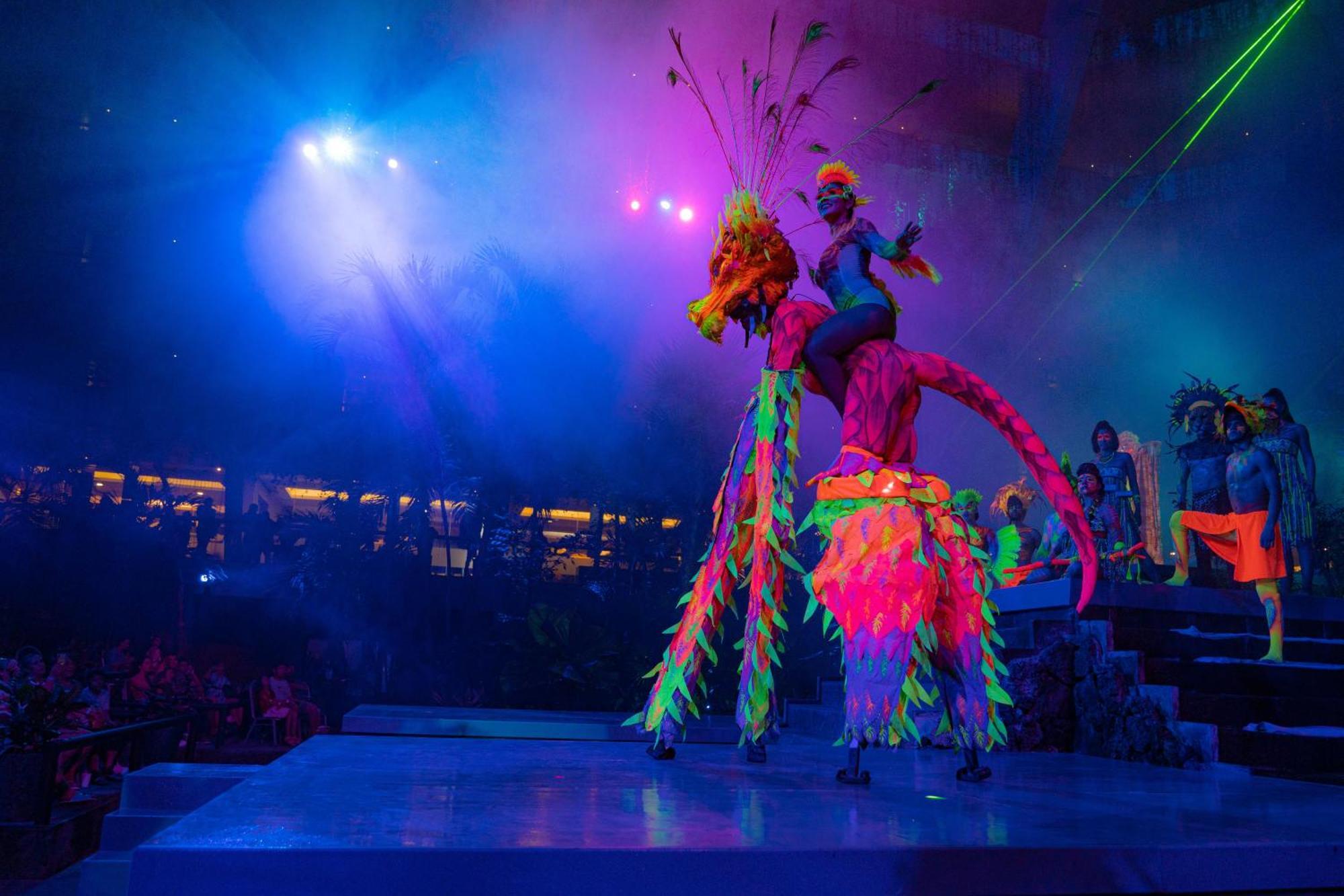 The Pyramid Cancun By Oasis Exteriér fotografie The 2013 Carnival of the Roses