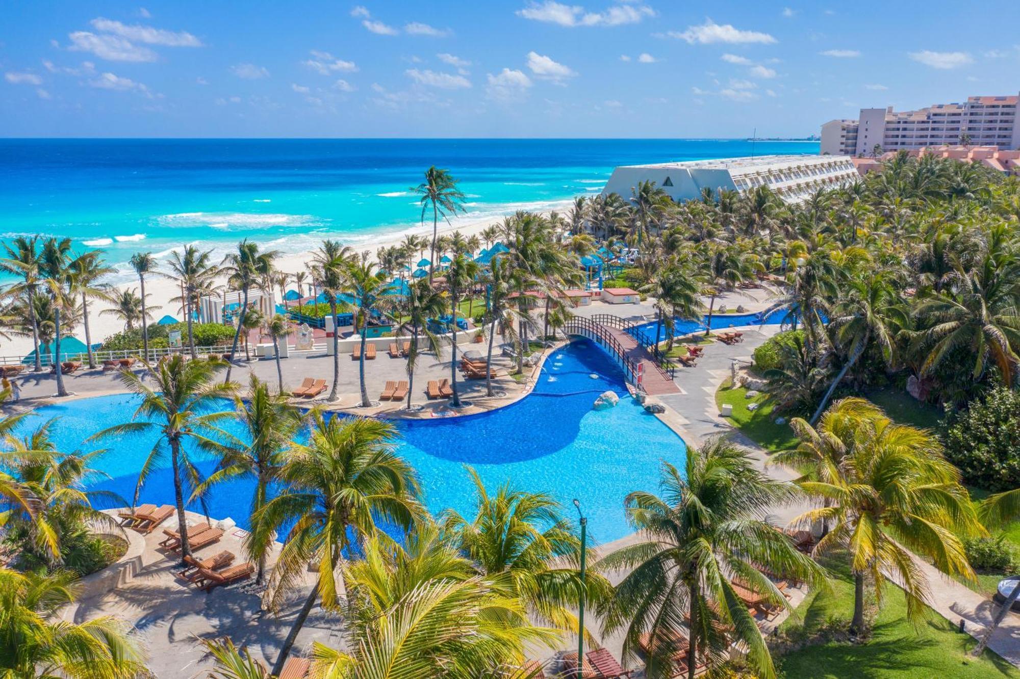 The Pyramid Cancun By Oasis Exteriér fotografie Cancún